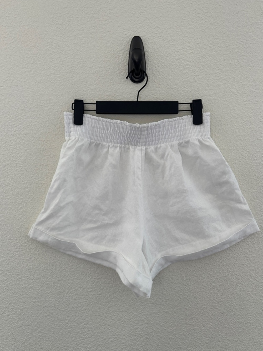 Reformation Linen Shorts Womens Size S White Smocked Elastic Waist Relaxed